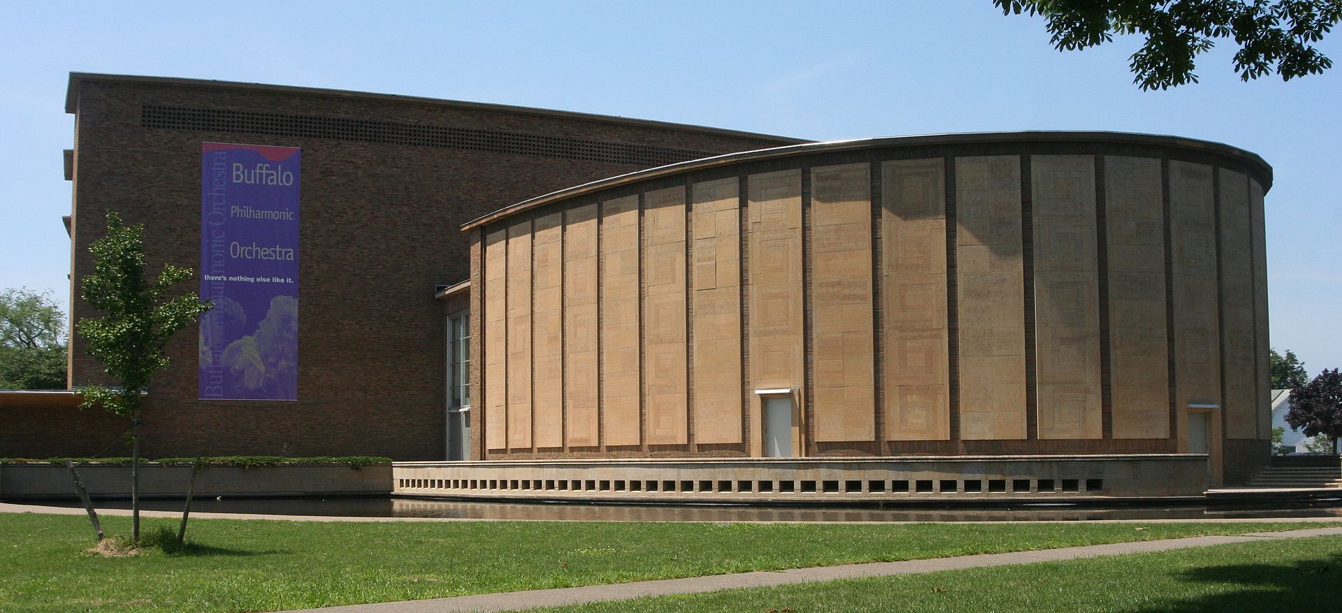 Kleinhans Music Hall, home of the Buffalo Philharmonic Orchestra, was designed by Eero Saarinen with his father, Eliel Saarinen in the International Style.