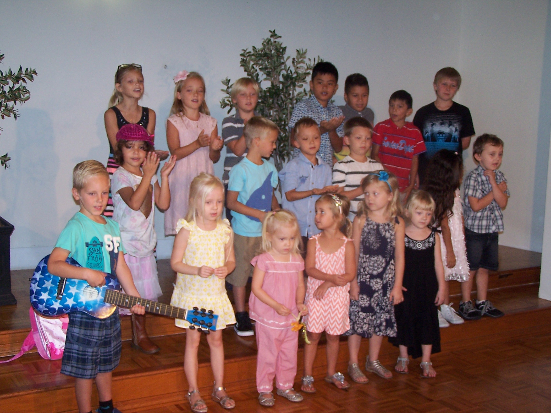 Kotikirkko - Finnish Pentecoastal Church - on nykyisin myös lasten kirkko, jonne eri kansallisuuksia edustavat perheen pienimmät voivat kerääntyä erilaisten harrastusten pariin.