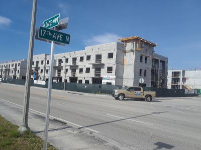 Palm Beachin piirikunnassa rakennetaan parhaillaan 3000 uutta asuntoa. Koronaviruspandemia ei ole hidastanut projektien etenemistä lainkaan.