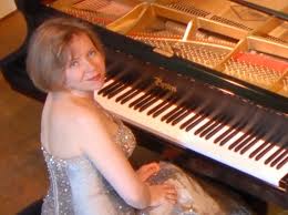 Philadelphialainen pianisti Marja Kaisla valittiin FFN:n Vuoden Esiintyjäksi 2013.
