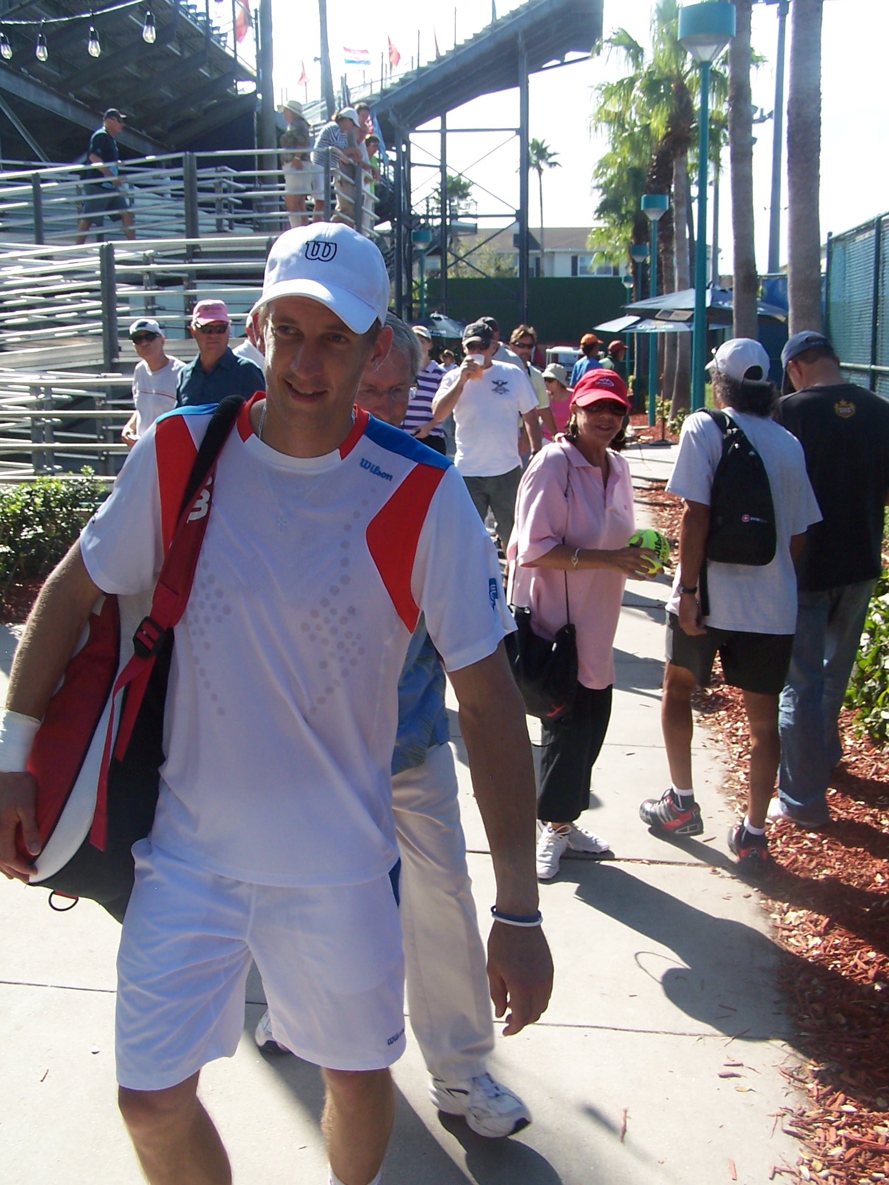 Jarkko Niemisen tie katkesi toiselle kierrokselle Delray Beachissa. Hän palaa Floridaan ja sen suurimpaan tenniskisaan Key Biscaynille maaliskuun lopulla.
